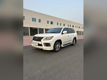 لكزس  ال اكس  570 اس  2014  اوتوماتيك  354,075 كم  8 سلندر  دفع رباعي  اس يو في  أبيض