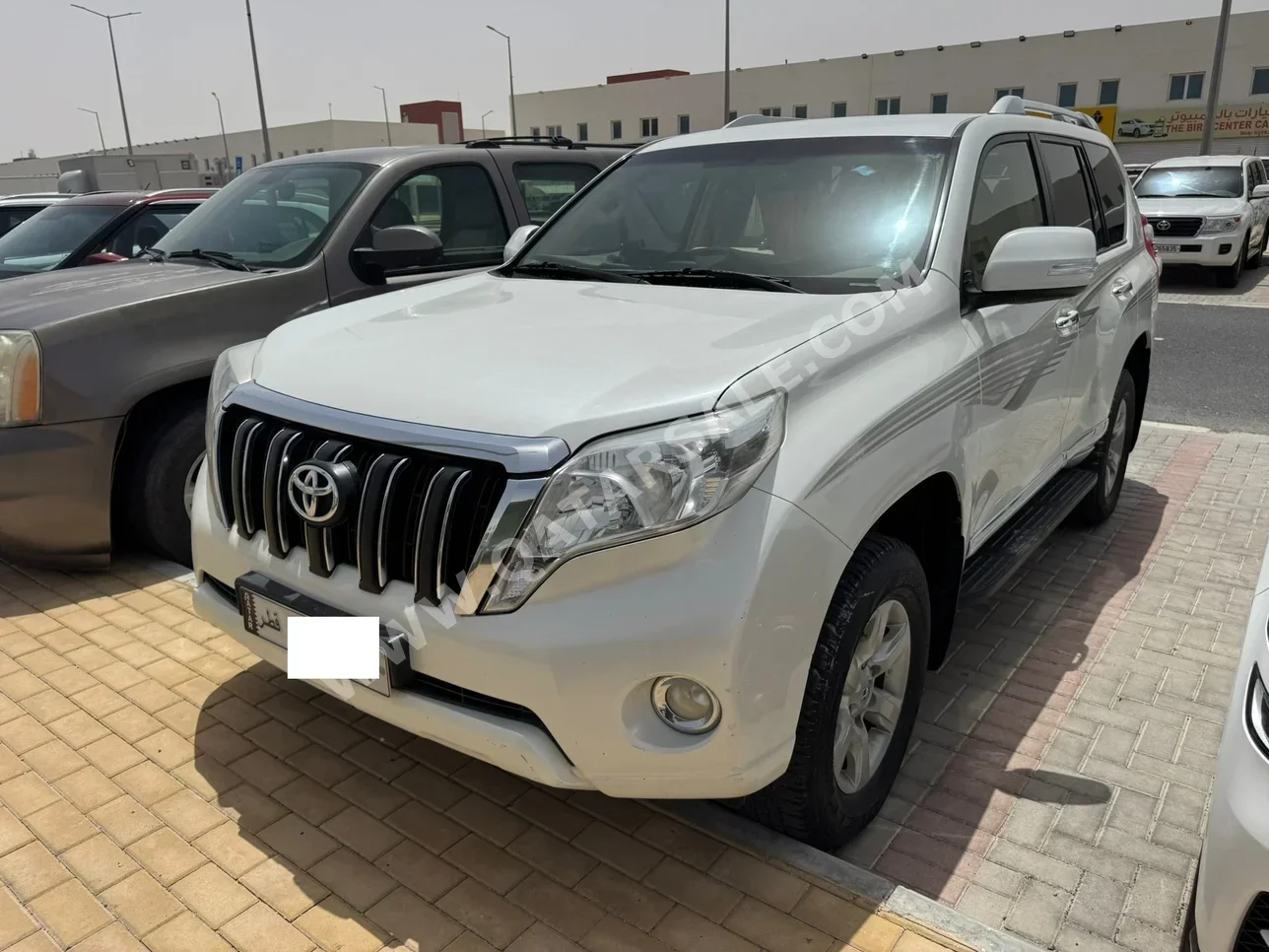 تويوتا  برادو  تي اكس ال  2014  اوتوماتيك  309,000 كم  6 سلندر  دفع رباعي  اس يو في  أبيض