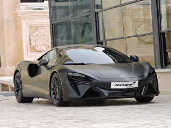 ماكلارين  ارتورا  2023  اوتوماتيك  4,200 كم  6 سلندر  دفع خلفي  كوبيه \ سبورت  أسود  تحت الضمان