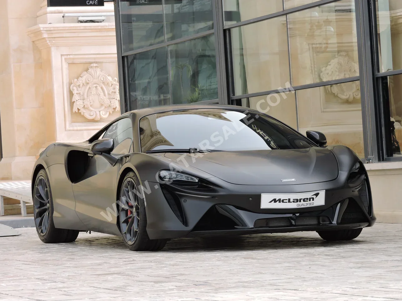 Mclaren  Artura  2023  Automatic  4,200 Km  6 Cylinder  Rear Wheel Drive (RWD)  Coupe / Sport  Black  With Warranty