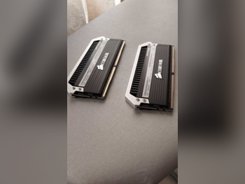 Ram Memories Corsair /  16 GB(2x8)  Black  Heat Spreader /  DDR 4 -  2666 Mhz  RGB