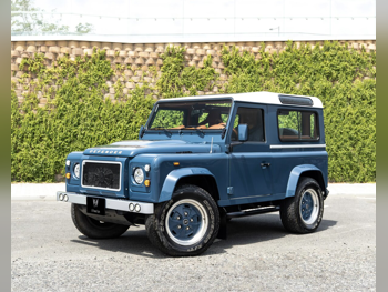 لاند روفر  ديفيندر  90  2012  اوتوماتيك  47,000 كم  6 سلندر  دفع رباعي  اس يو في  ازرق