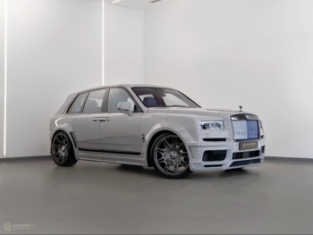 رولز - رويس  كولينان  بلاك بادج  2022  اوتوماتيك  48,300 كم  12 سلندر  دفع كلي مستمر  اس يو في  رمادي ناردو