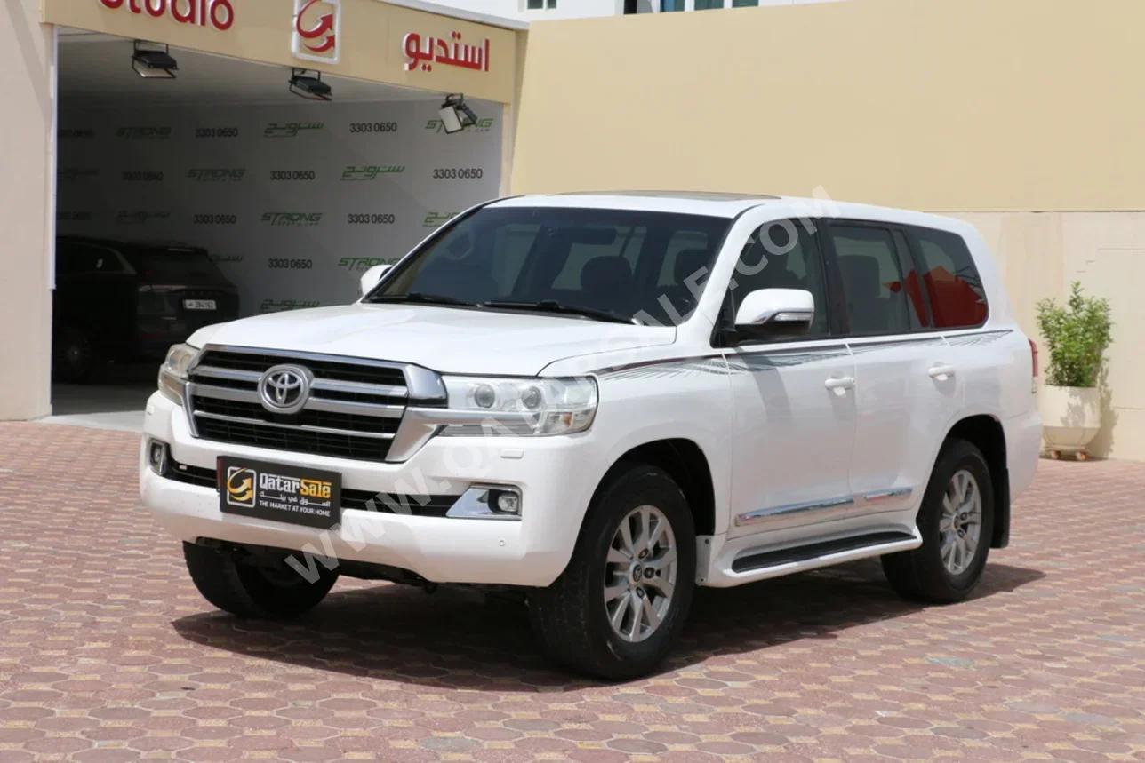 Toyota  Land Cruiser  GXR  2019  Automatic  340,000 Km  6 Cylinder  Four Wheel Drive (4WD)  SUV  White