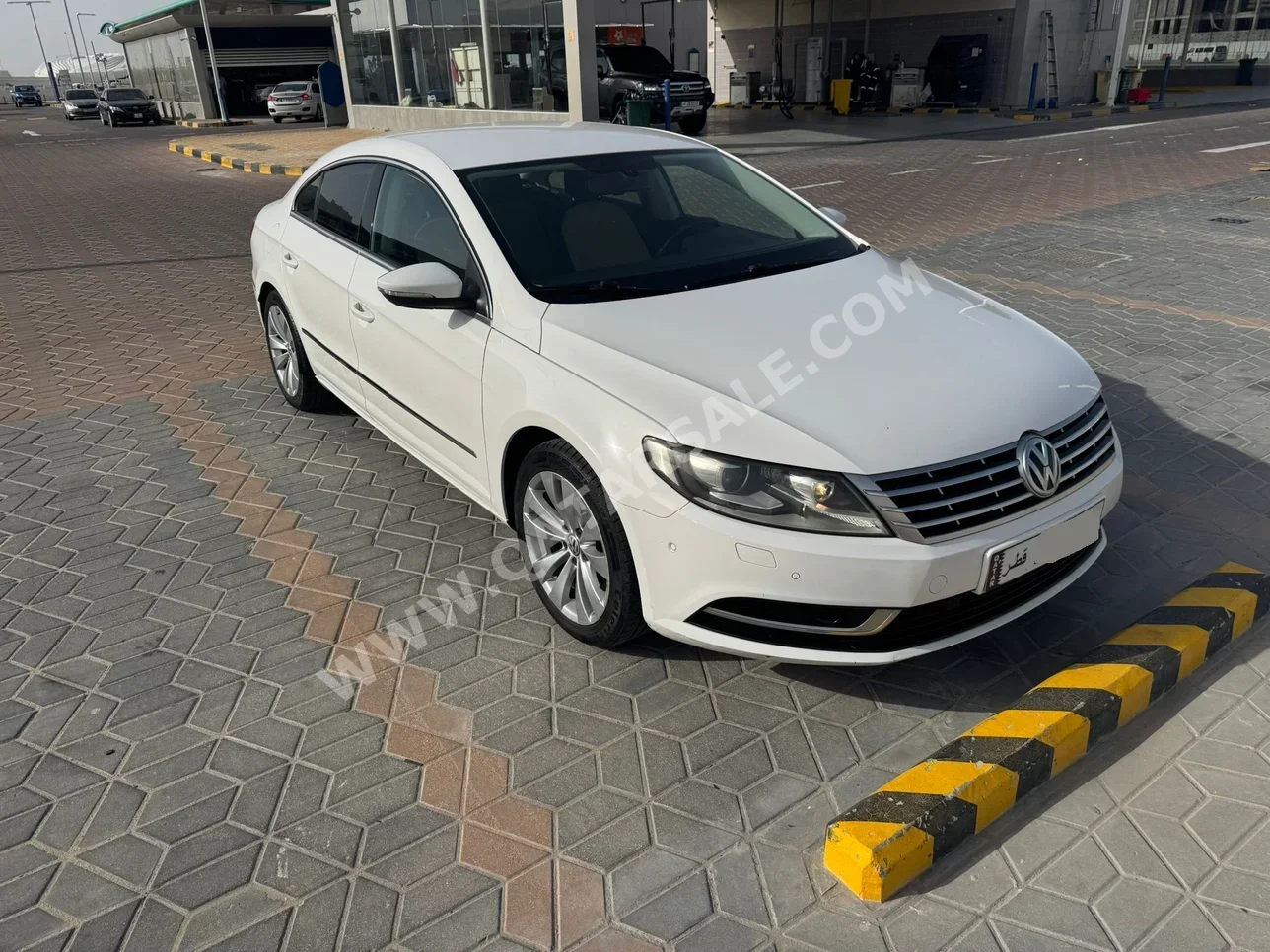 Volkswagen  Passat  CC  2013  Automatic  122,000 Km  4 Cylinder  Front Wheel Drive (FWD)  Sedan  White