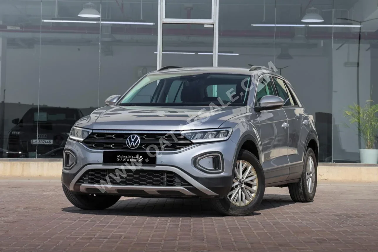 Volkswagen T-Roc 2023 Automatic 43,000 Km 4 Cylinder Four Wheel Drive (4WD) SUV Silver With Warranty