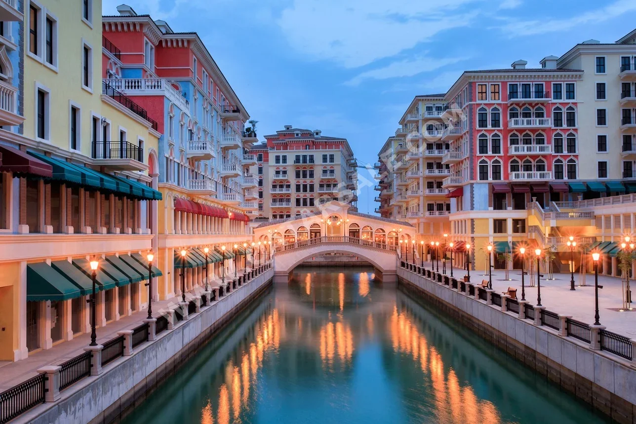 Townhouse  - Fully Furnished  - Doha  - The Pearl  - 4 Bedrooms