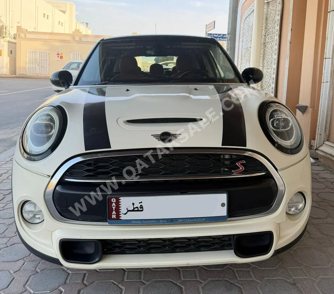 Mini  Cooper  S  2018  Automatic  106,000 Km  4 Cylinder  Front Wheel Drive (FWD)  Hatchback  Beige