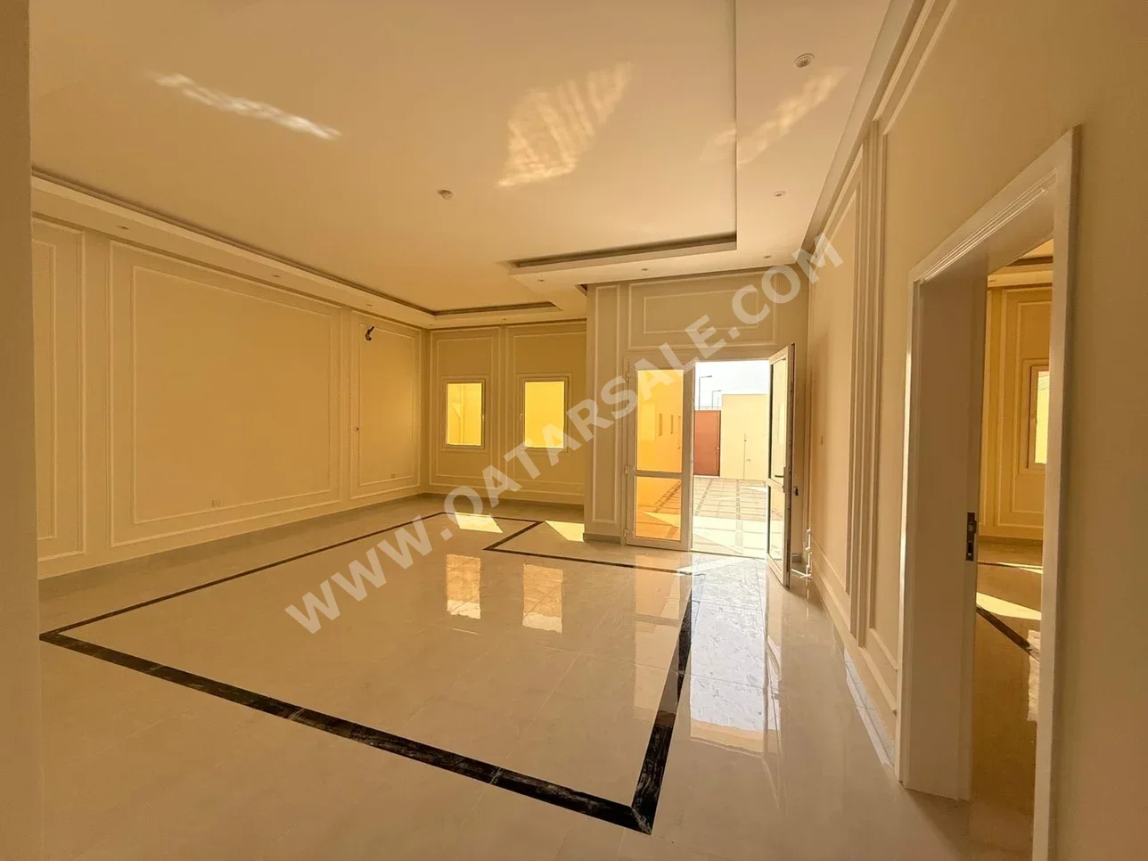Family Residential - Not Furnished - Al Khor - Al Dhakira - 7 Bedrooms