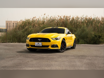 فورد  موستانغ  جي تي  2017  اوتوماتيك  108,000 كم  8 سلندر  دفع خلفي  كوبيه \ سبورت  أصفر
