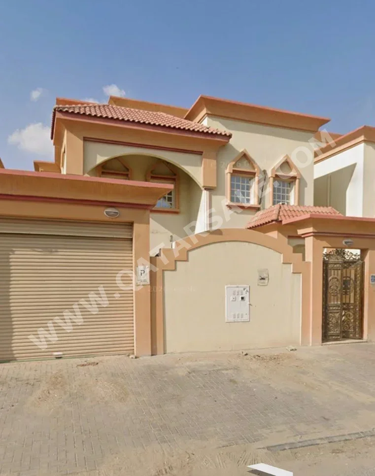 Family Residential - Not Furnished - Al Rayyan - Ain Khaled - 8 Bedrooms
