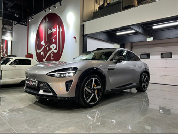 شاومي  واي يو 7  ماكس  2025  اوتوماتيك  0 كم  0 سلندر  دفع رباعي  سيدان  رمادي