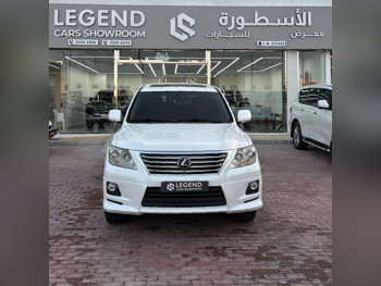 Lexus  LX  570  2011  Automatic  368,000 Km  8 Cylinder  Four Wheel Drive (4WD)  SUV  White
