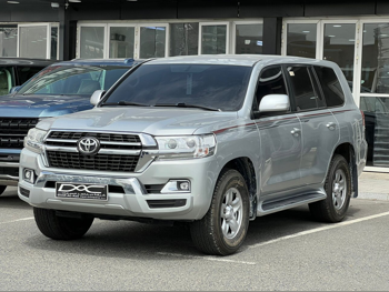 Toyota  Land Cruiser  GXR  2019  Automatic  182,000 Km  6 Cylinder  Four Wheel Drive (4WD)  SUV  Silver