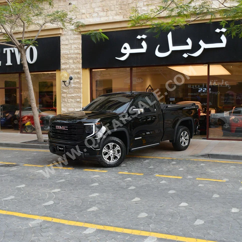 جي ام سي  سييرا  2024  اوتوماتيك  20,680 كم  8 سلندر  دفع رباعي  بيكب  أسود  تحت الضمان