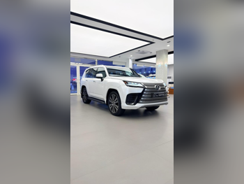 Lexus  LX  600 Luxury  2022  Automatic  26,000 Km  6 Cylinder  Four Wheel Drive (4WD)  SUV  White