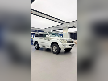 Toyota  Land Cruiser  VXR  2006  Automatic  67,000 Km  8 Cylinder  Four Wheel Drive (4WD)  SUV  White