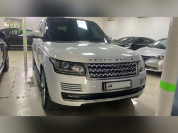Land Rover  Range Rover  Vogue  2015  Automatic  151,000 Km  8 Cylinder  Four Wheel Drive (4WD)  SUV  White