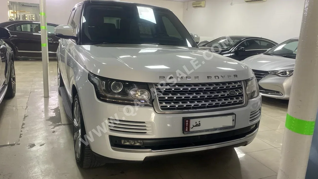 Land Rover Range Rover Vogue 2015 Automatic 151,000 Km 8 Cylinder Four Wheel Drive (4WD) SUV White