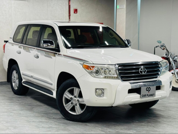 Toyota  Land Cruiser  GXR  2013  Automatic  430,000 Km  6 Cylinder  Four Wheel Drive (4WD)  SUV  White