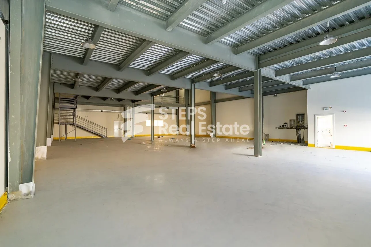 Warehouses & Stores - Al Wakrah  - Barkit Al Awamer  -Area Size: 1000 Square Meter