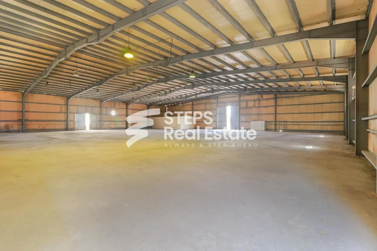 مخازن و مستودعات - الوكرة  - بركة العوامر  -المساحة: 2000 متر مربع