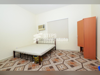 مخازن و مستودعات - الوكرة  - بركة العوامر