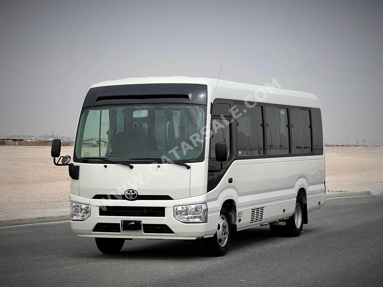 تويوتا  كوستر  2022  عادي  140,000 كم  4 سلندر  دفع خلفي  فان \ باص  أبيض