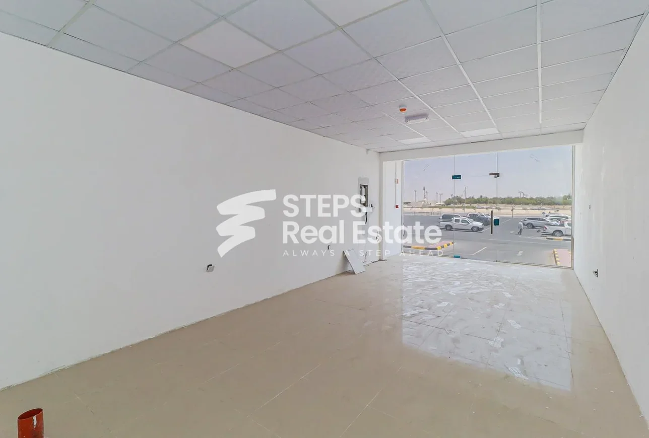 محلات تجارية - غير مفروشة  - الشحانية  للايجار  - الشحانية