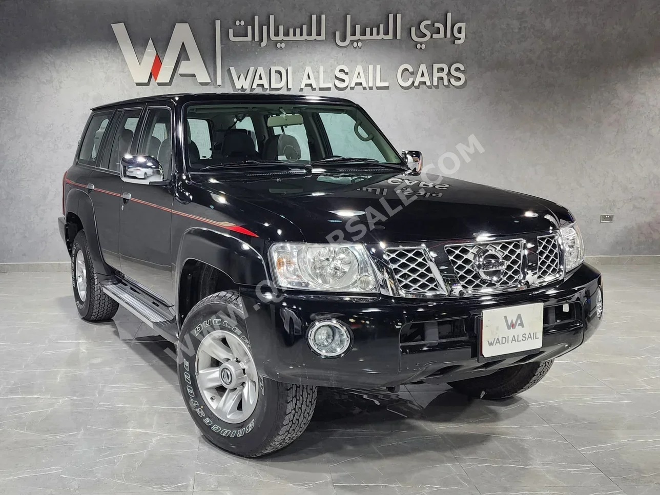 نيسان باترول سفاري الاسطورة 2024 عادي 69,000 كم 6 سلندر دفع رباعي اس يو في أسود