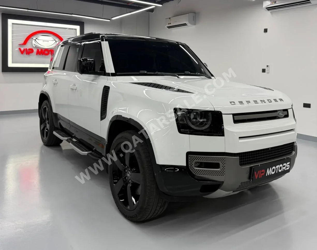 Land Rover  Defender  110 HSE  2025  Automatic  19,000 Km  6 Cylinder  Four Wheel Drive (4WD)  SUV  White  With Warranty