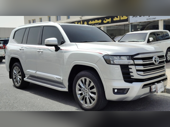 تويوتا  لاند كروزر  جي اكس ار توين توربو  2024  اوتوماتيك  27,000 كم  6 سلندر  دفع رباعي  اس يو في  فضي  تحت الضمان