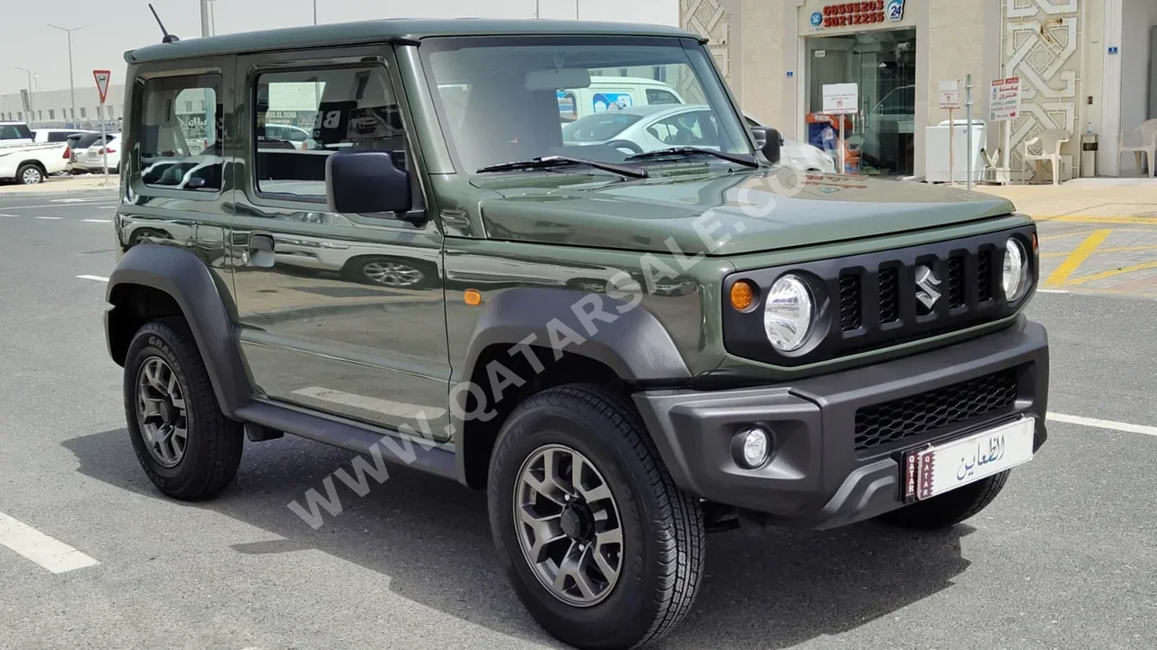 سوزوكي  جمني  2025  عادي  5,000 كم  4 سلندر  دفع رباعي  اس يو في  أخضر زيتوني  تحت الضمان