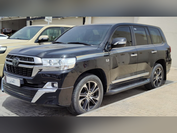 تويوتا  لاند كروزر  في اكس ار  2021  اوتوماتيك  162,000 كم  8 سلندر  دفع رباعي  اس يو في  أسود