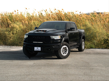 دودج  رام  1500  2025  اوتوماتيك  25,000 كم  6 سلندر  دفع رباعي  بيكب  أسود  تحت الضمان