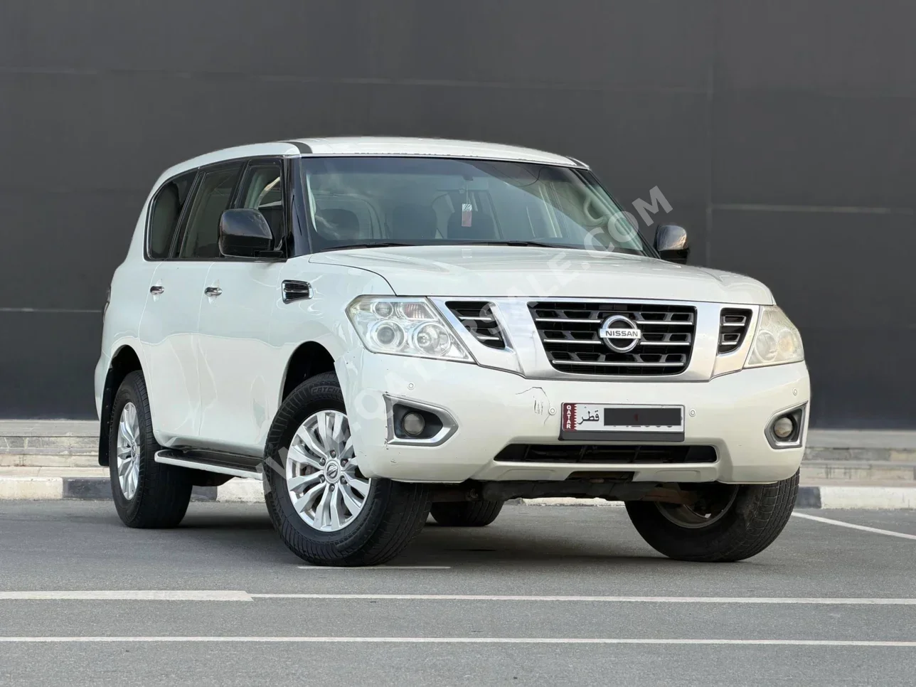 نيسان  باترول  أكس أي  2017  اوتوماتيك  173,000 كم  6 سلندر  دفع رباعي  اس يو في  أبيض لؤلؤي