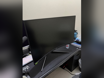 Monitors Samsung / 32 Inch Black HDMI Curved Screen