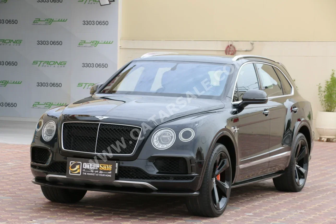بنتلي  بينتايجا  2017  اوتوماتيك  165,000 كم  12 سلندر  دفع رباعي  اس يو في  أسود