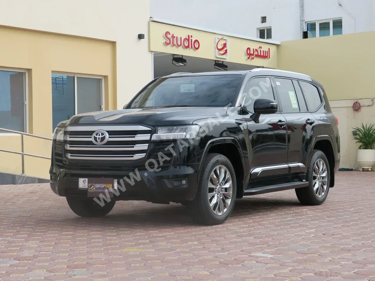 Toyota  Land Cruiser  GXR Twin Turbo  2024  Automatic  21,900 Km  6 Cylinder  Four Wheel Drive (4WD)  SUV  Black  With Warranty