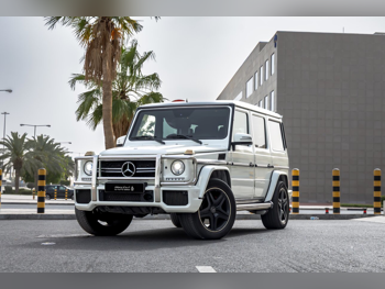 مرسيدس - بنز  جي - كلاس  63 اي ام جي  2014  اوتوماتيك  147,000 كم  8 سلندر  دفع رباعي  اس يو في  أبيض