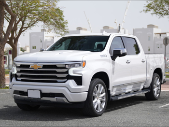Chevrolet  Silverado  High Country  2024  Automatic  18,000 Km  8 Cylinder  Four Wheel Drive (4WD)  Pick Up  White  With Warranty