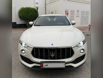 مزاراتي  ليفانت  2017  اوتوماتيك  80,000 كم  6 سلندر  دفع خلفي  اس يو في  أبيض