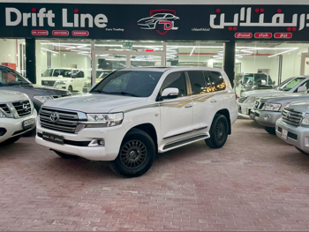 Toyota  Land Cruiser  VXR  2016  Automatic  390,000 Km  8 Cylinder  Four Wheel Drive (4WD)  SUV  White
