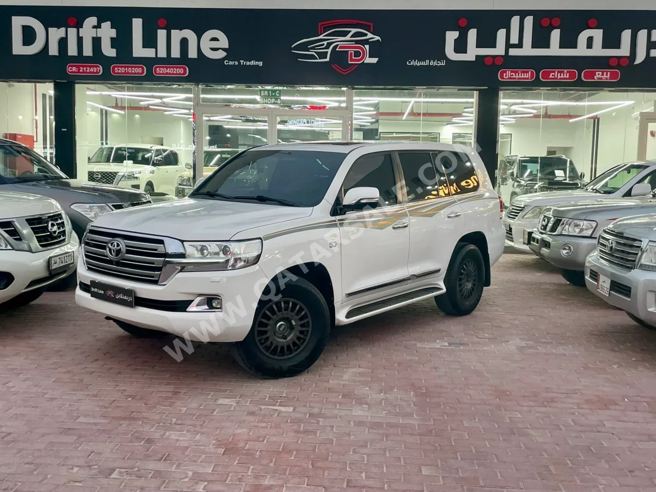 Toyota Land Cruiser VXR 2016 Automatic 390,000 Km 8 Cylinder Four Wheel Drive (4WD) SUV White