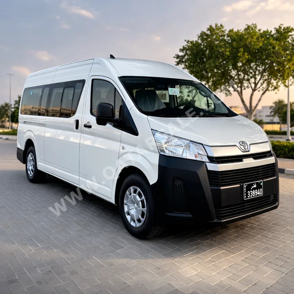 تويوتا  هايس  4 سلندر  فان  أبيض  2026