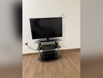 Television (TV) LG  - 37 Inch  - With Table