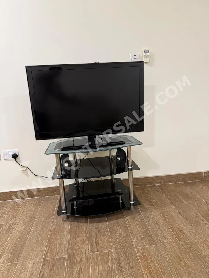 تلفاز ال جي - 37 بوصة - مع طاولة