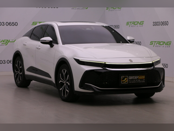 Toyota  Crown  2023  Automatic  35,000 Km  4 Cylinder  Front Wheel Drive (FWD)  Sedan  White  With Warranty