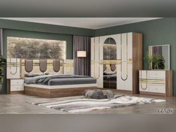 أطقم غرف نوم - قطر ديزاين  - طقم مكون من 4 قطع  - متعدد الألوان