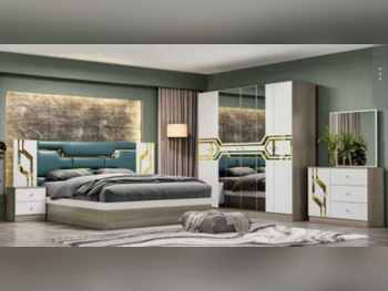 أطقم غرف نوم - قطر ديزاين  - طقم مكون من 4 قطع  - متعدد الألوان